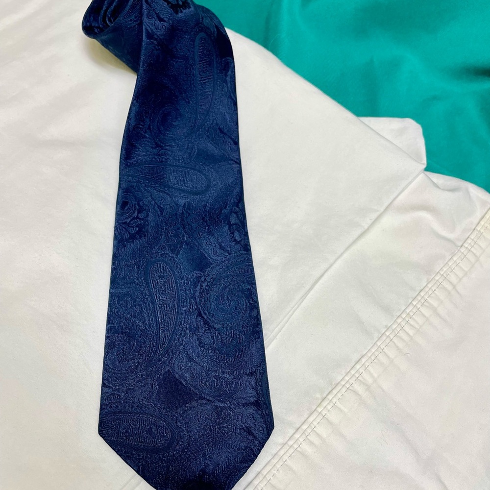 Sophisticated Dark Blue Paisley Tie